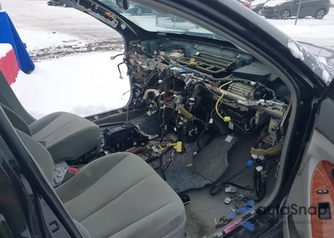 2009 Toyota Camry Xle z USA, uszkodzony, nr VIN 4T4BE46K19R058121